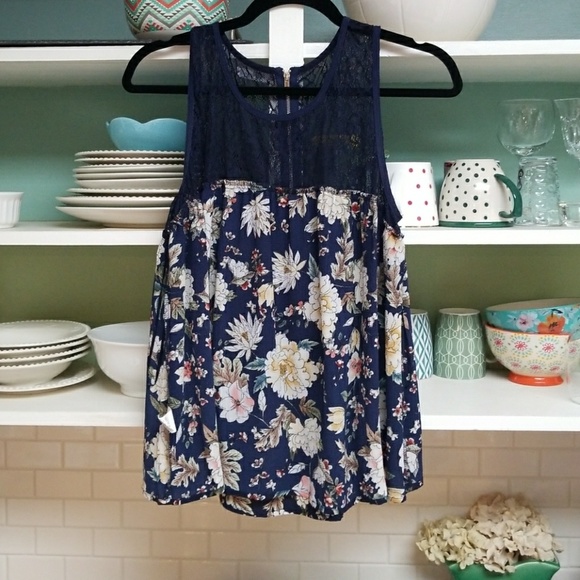 americal clothing Inc Tops - 3 for $10/Navy lace and floral swing tank